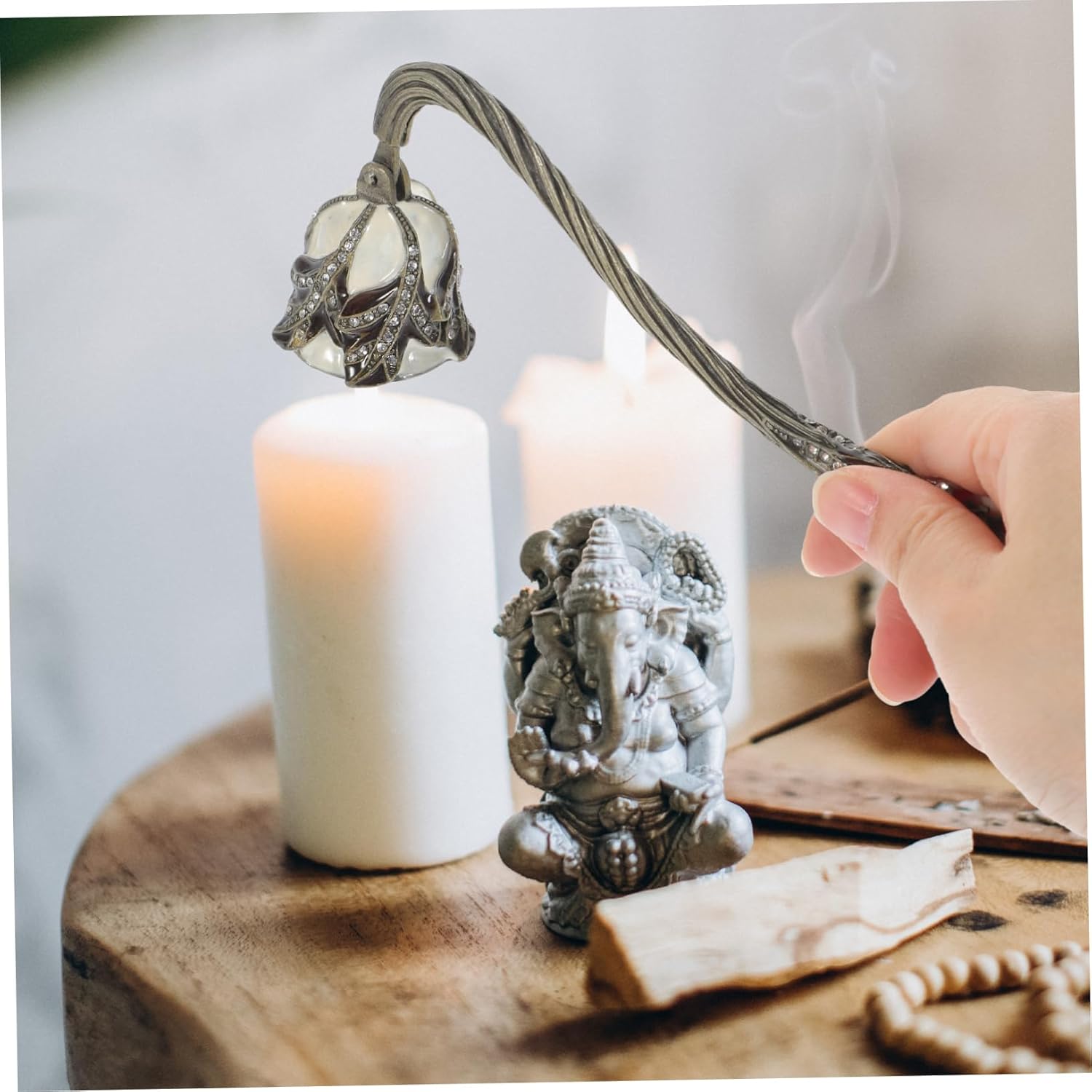 Cabilock 96g Aromatherapy Candle Snuffer with Rhinestones