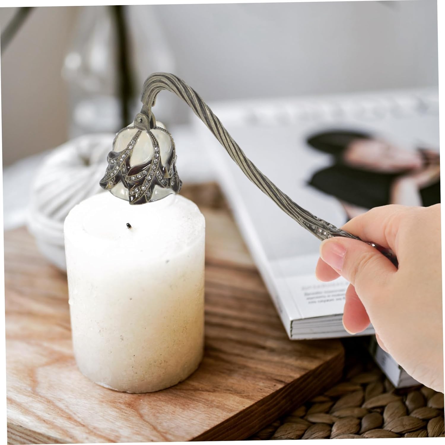 Cabilock 96g Aromatherapy Candle Snuffer with Rhinestones
